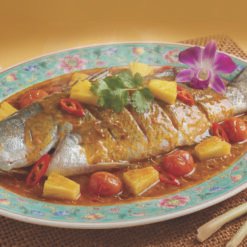 Alternative view of Halal Certified Ready-to-Eat Asam Seabass (Barramundi) | Heat & Eat 加热即食亚叁金目鲈 (550g)